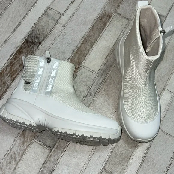 Ugg woman’s booties - Picture 1 of 10